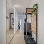 Modern Two-bedroom Iva Stobrec Apartamento