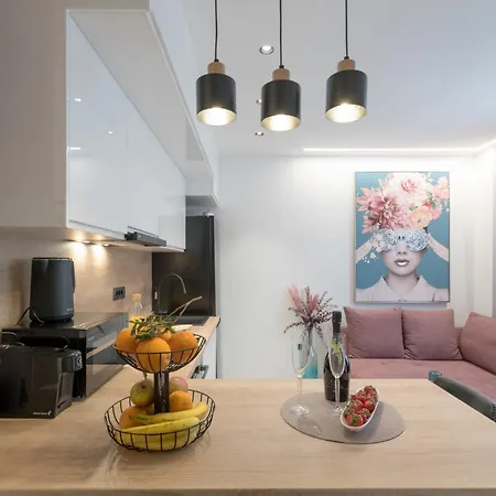 Modern Two-bedroom Iva Stobrec * Spalato