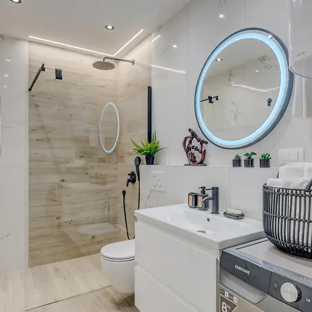Modern Two-bedroom Iva Stobrec Apartamento *
