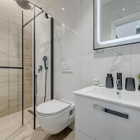 Modern Two-bedroom Iva Stobrec Apartamento *