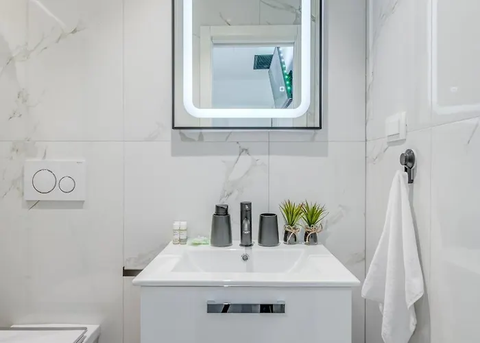 Modern Two-bedroom Iva Stobrec Апартаменты