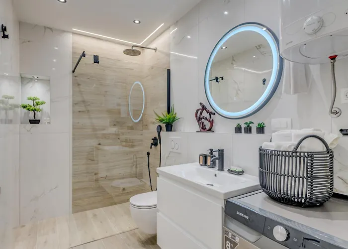 Modern Two-bedroom Iva Stobrec Апартаменты *