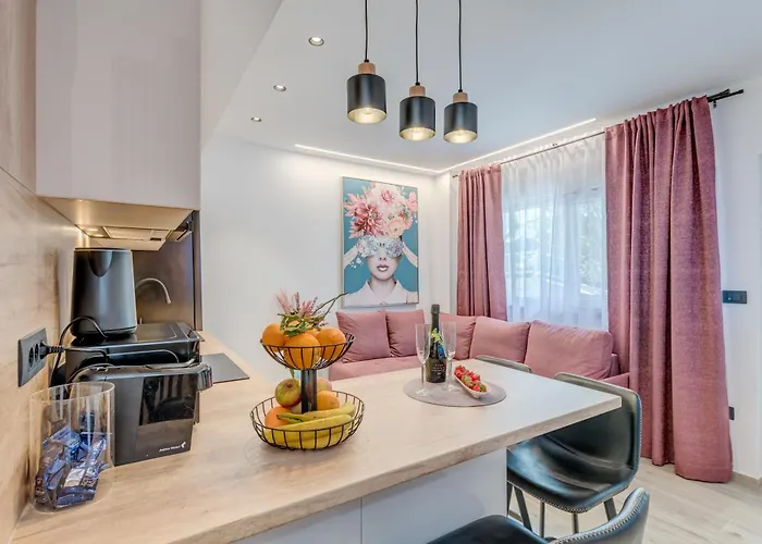 Апартаменты Modern Two-bedroom Iva Stobrec