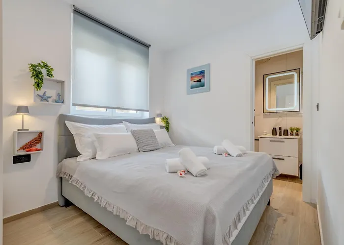 Modern Two-bedroom Iva Stobrec Apartament