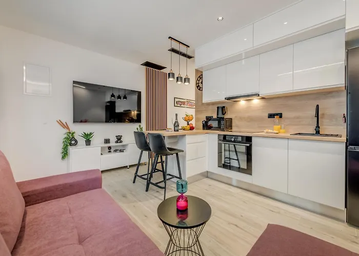 Modern Two-bedroom Iva Stobrec Split