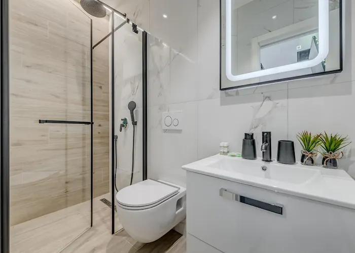 Modern Two-bedroom Iva Stobrec Apartament *